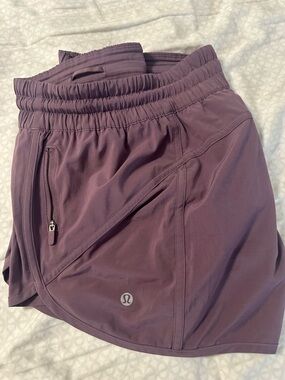 lululemon athletica Women's Tracker short- frosted mulberry - size 10
